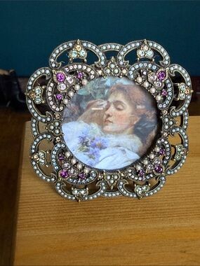 Jay Strongwater round crystal embellished ornate picture frame